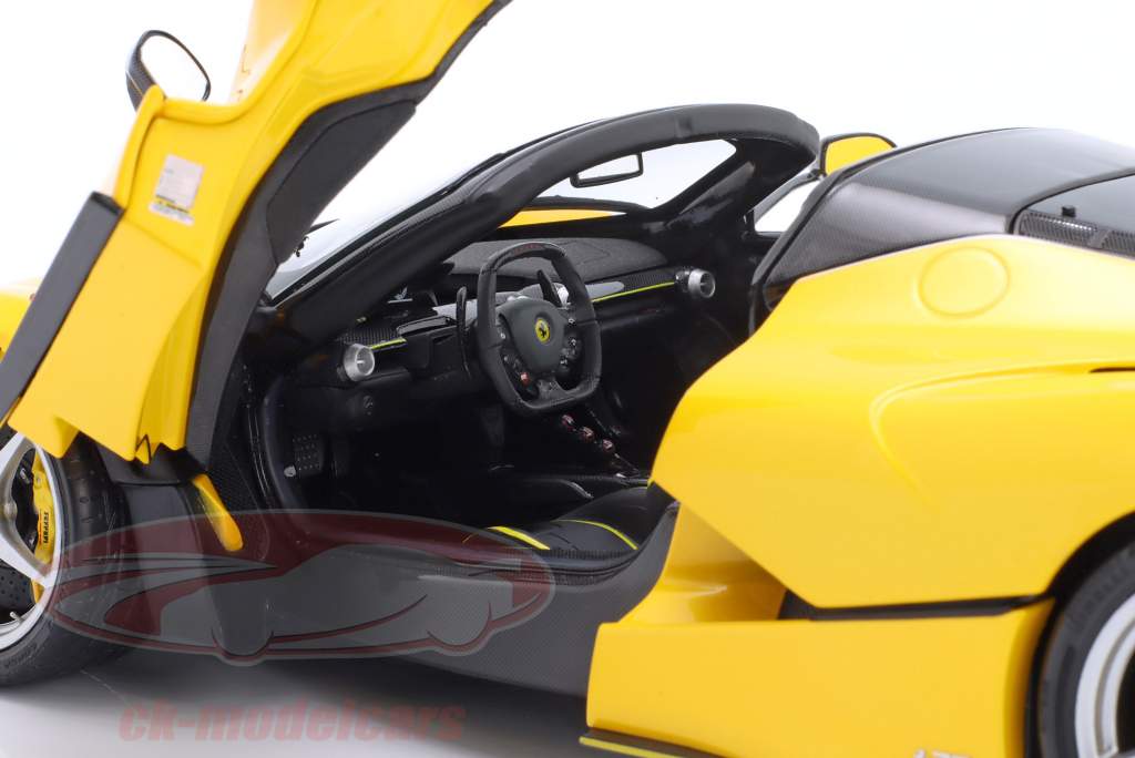 Ferrari LaFerrari Aperta Année de construction 2016 jaune 1:18 BBR