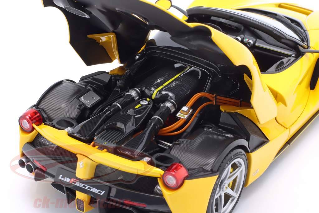 Ferrari LaFerrari Aperta Année de construction 2016 jaune 1:18 BBR
