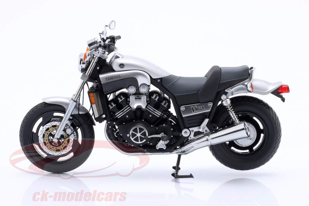 Yamaha VMAX Año de construcción 1993 plata metálico 1:12 Minichamps