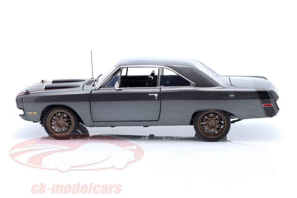 Dodge Dart Bullseye Byggeår 1970 Grå / sort 1:18 GMP