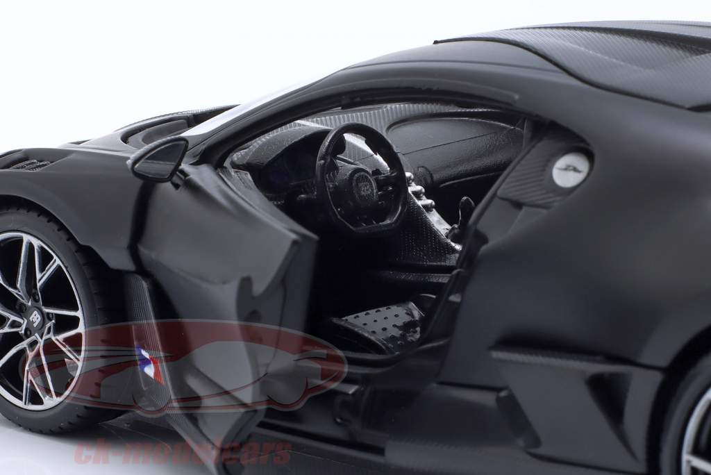 Bugatti Divo year 2018 mat black 1:24 Maisto