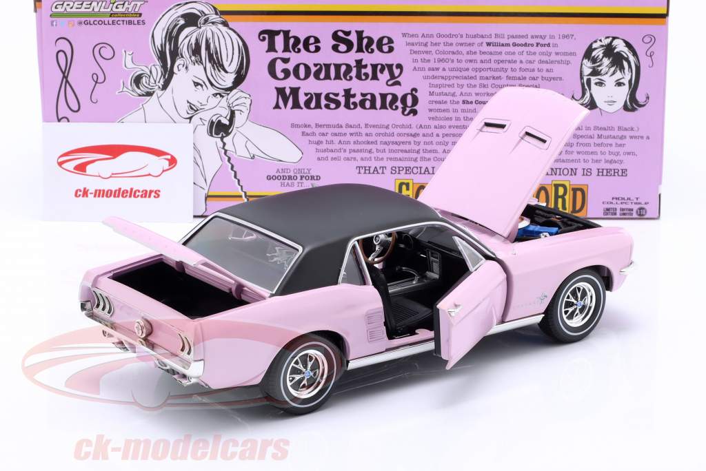 Ford Mustang Coupe Byggeår 1967 lyserød / sort 1:18 Greenlight