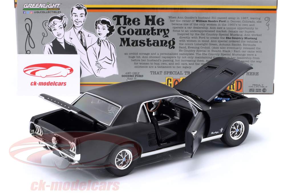 Ford Mustang Coupe year 1968 frosted black 1:18 Greenlight