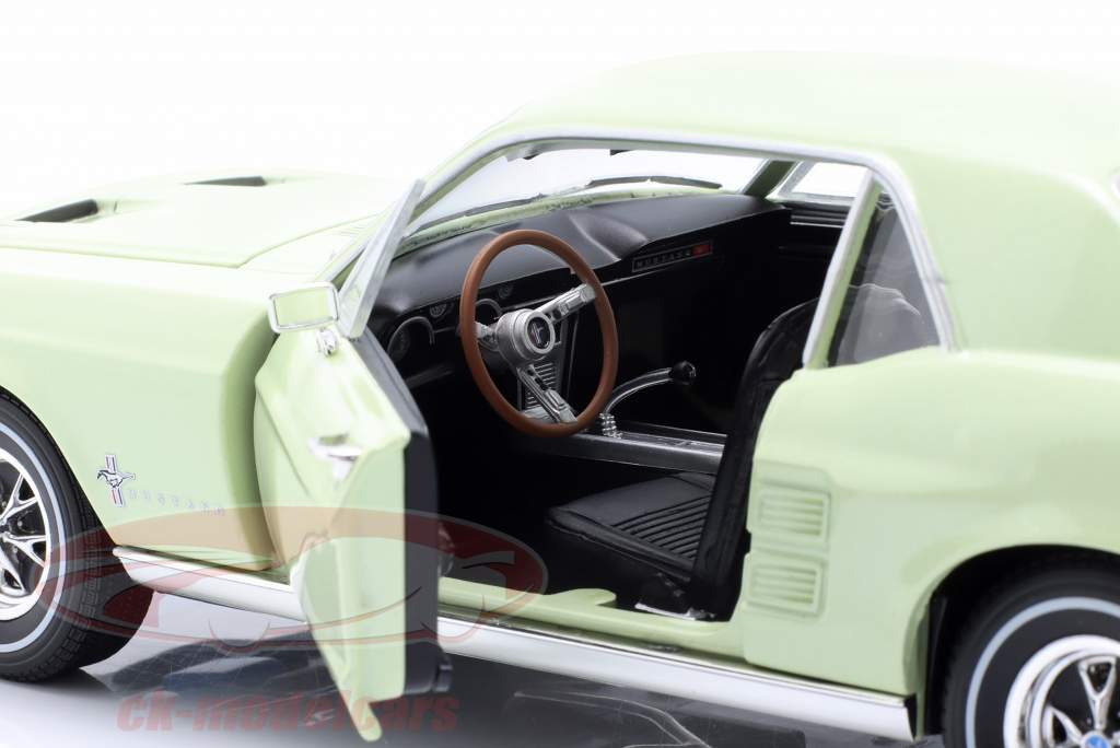 Ford Mustang Coupe Année de construction 1967 vert clair 1:18 Greenlight