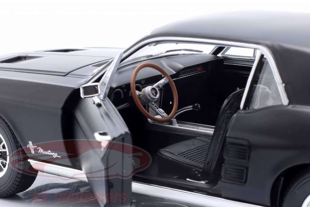 Ford Mustang Coupe year 1968 frosted black 1:18 Greenlight