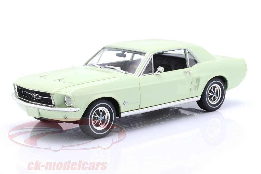 Ford Mustang Coupe Année de construction 1967 vert clair 1:18 Greenlight