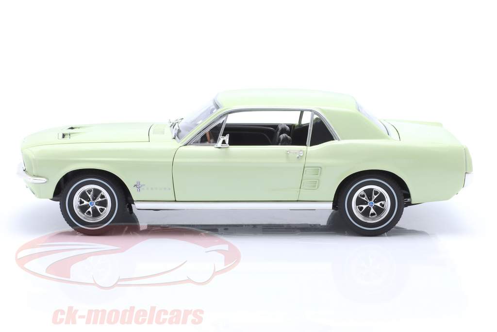 Ford Mustang Coupe Année de construction 1967 vert clair 1:18 Greenlight