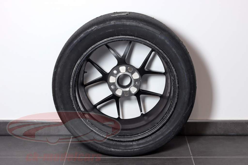 Original Michelin racerdæk på Porsche Cayman GT4 CS MR BBS kant RR