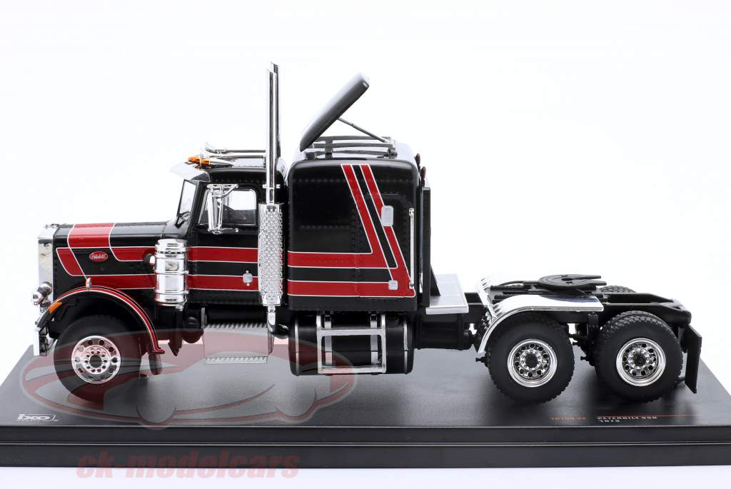 Peterbilt 359 traktorenhed Byggeår 1973 sort / rød 1:43 Ixo
