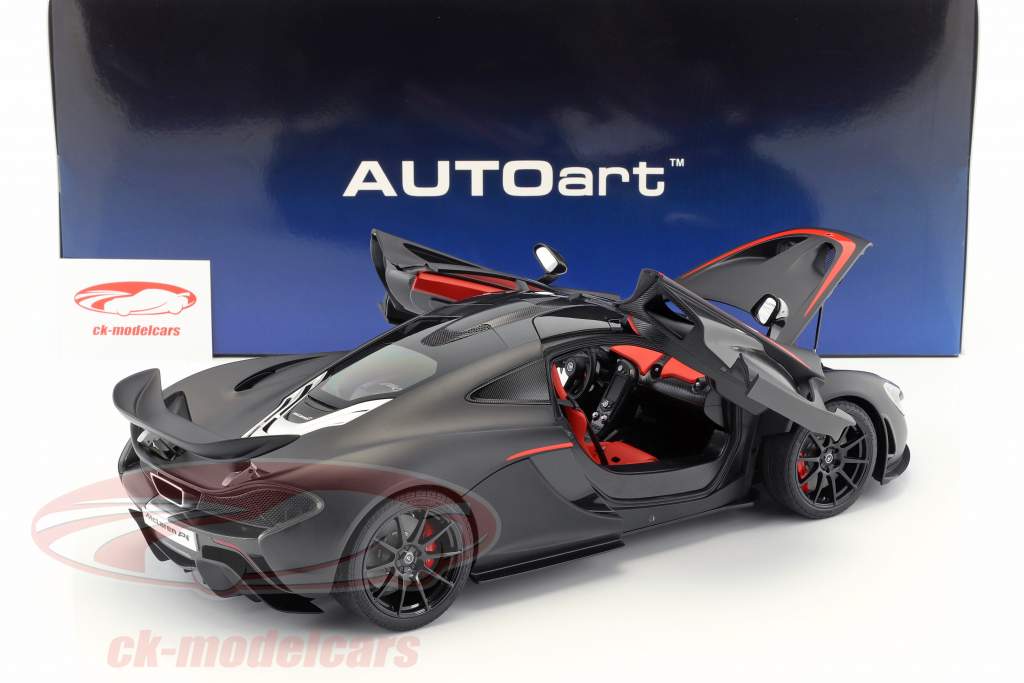 McLaren P1 Anno di costruzione 2013 nero opaco / rosso 1:12 AUTOart