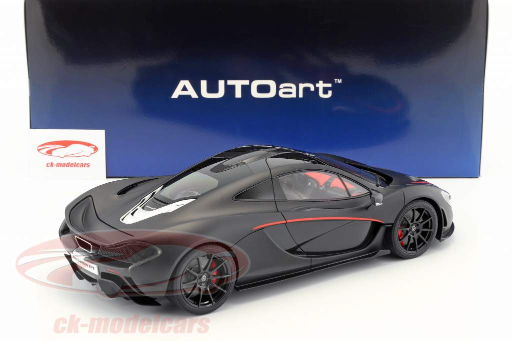 McLaren P1 Année de construction 2013 noir mat / rouge 1:12 AUTOart