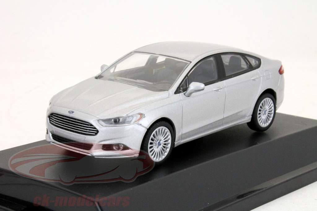 Ford Mondeo Fusion 2013 silver metallic 1:43 Greenlight