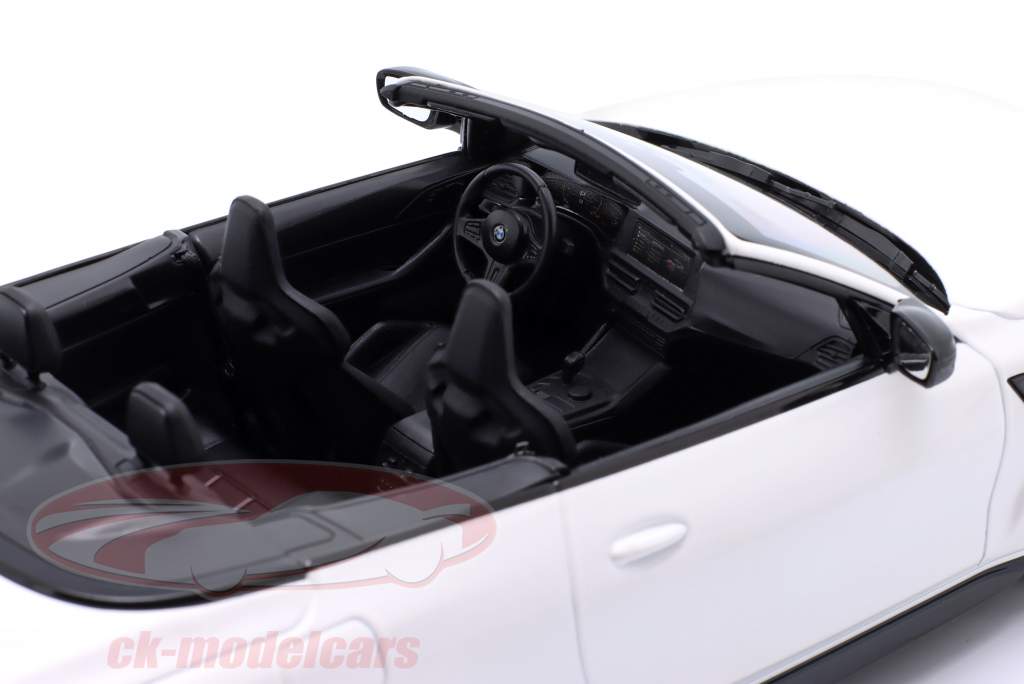 BMW M4 convertible (G83) year 2021 white 1:18 Minichamps