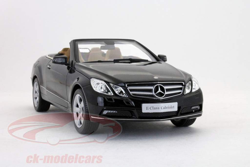 Norev 1:18 Mercedes-Benz E-Class convertible A207 obsidian