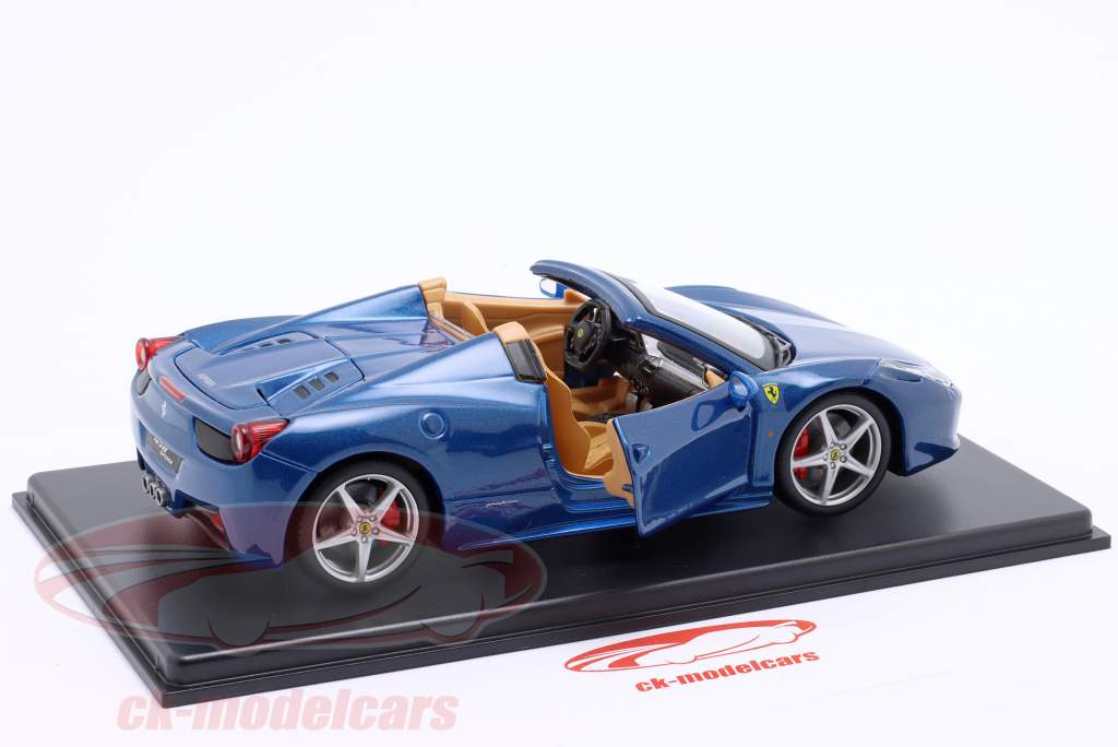 Ferrari 458 Spider Byggeår 2011 blå metallisk 1:24 Bburago