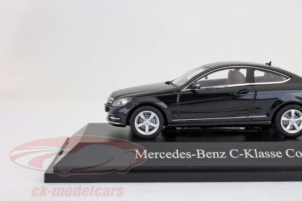 メルセデス·ベンツ Cクラス クーペ 磁鉄鉱 黒 1:43 ノレブ