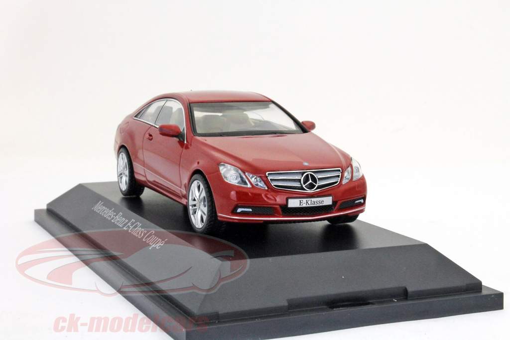 Mercedes-Benz E-Class Coupe W212 огненный опал красных Schuco 1:43