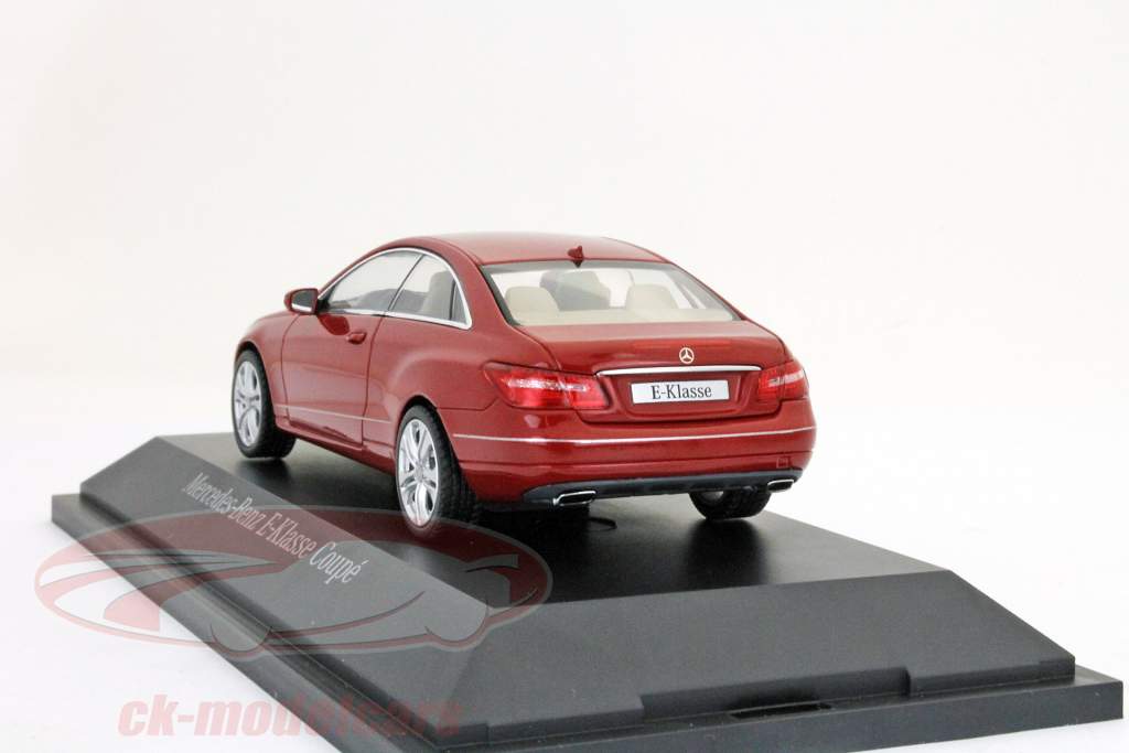 Mercedes-Benz E-Class Coupe W212 огненный опал красных Schuco 1:43