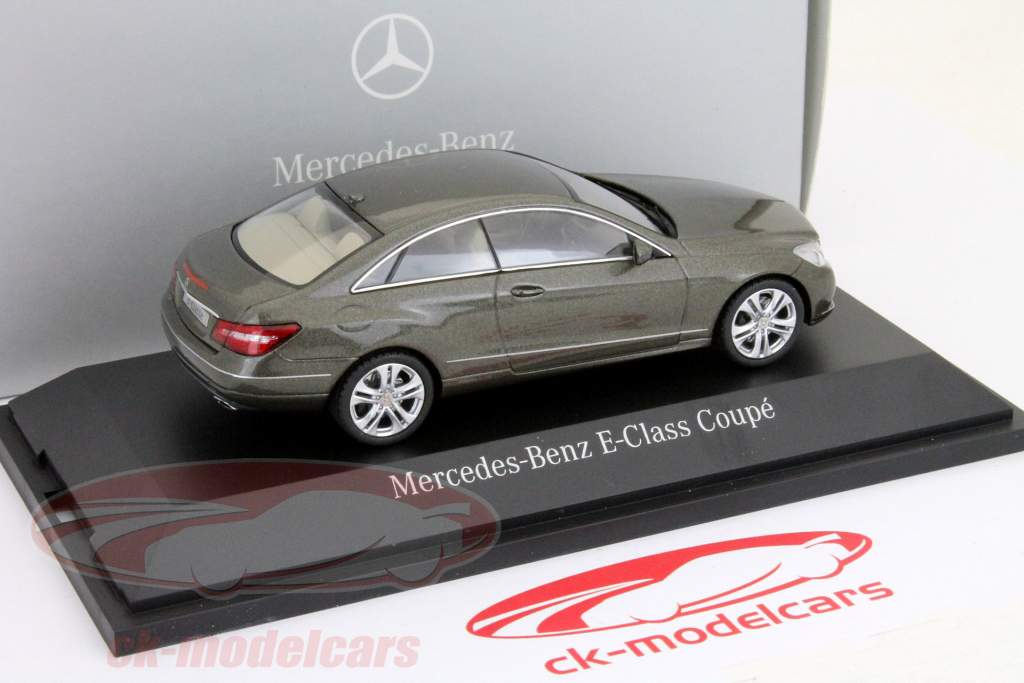 Mercedes-Benz E-Class Coupe C207 stannite cinza Schuco 1:43