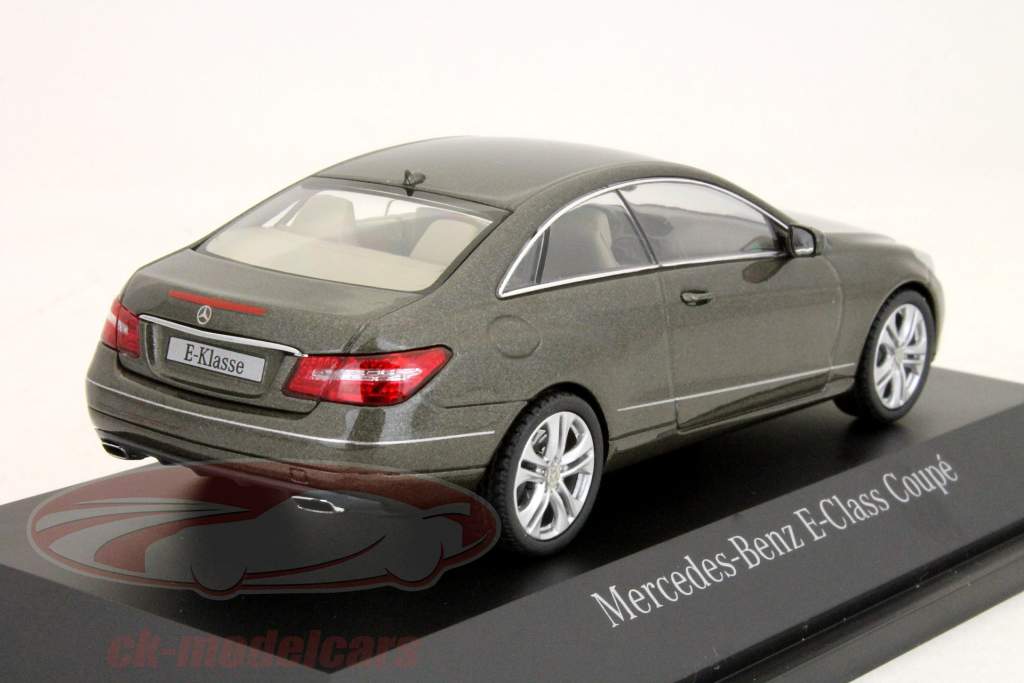 Mercedes-Benz E-Class Coupe C207 stannite cinza Schuco 1:43