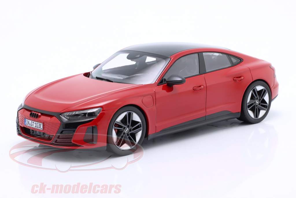Audi RS e-tron GT Baujahr 2021 tangorot 1:18 Norev