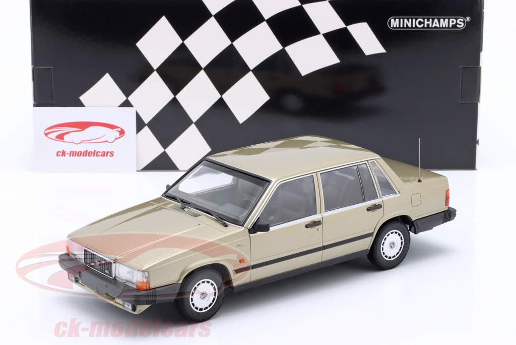 Volvo 740 GL Año de construcción 1986 oro 1:18 Minichamps