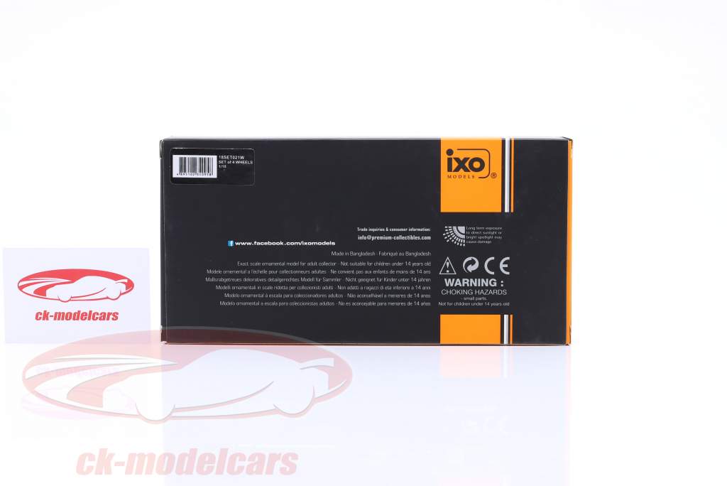 Шины и автомобильные диски Set (4 куски) Cromodora с Стоять 1:18 Ixo