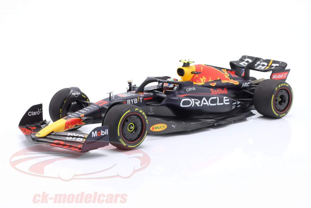 S. Perez Red Bull RB18 #11 Winner Singapore GP Formula 1 2022 1:18 Minichamps