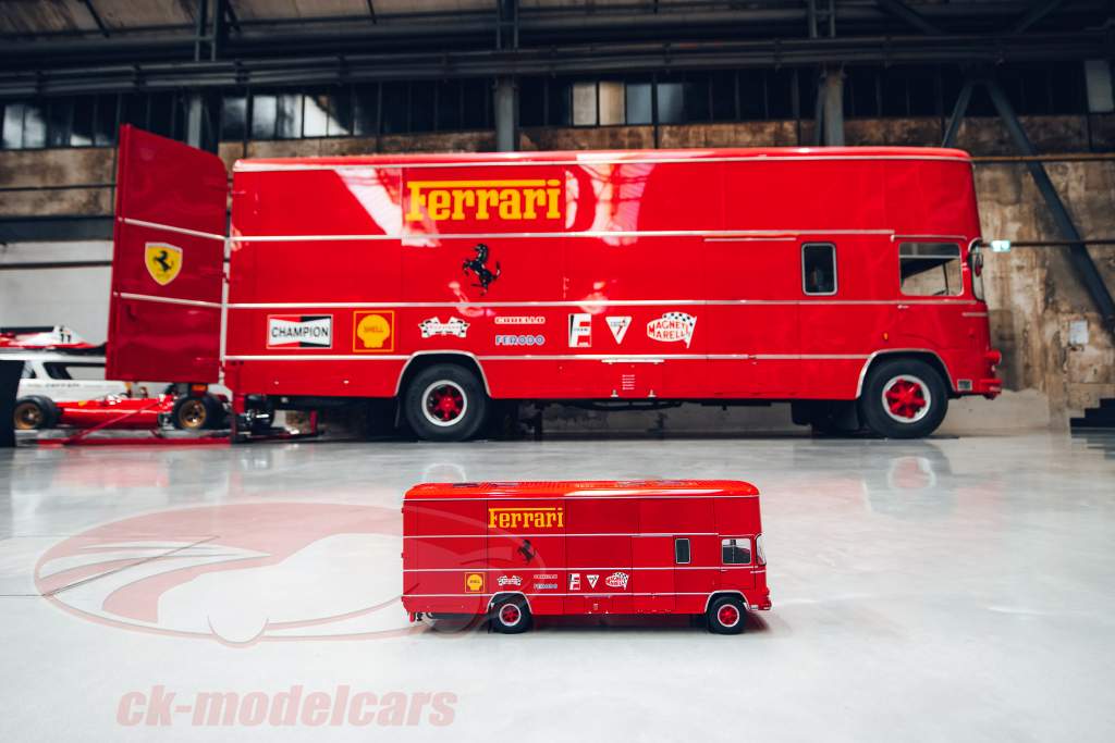 OM Fiat 150 Rolfo Scuderia Ferrari 人種 車 トランスポーター 70年代 年 1:18 CMR