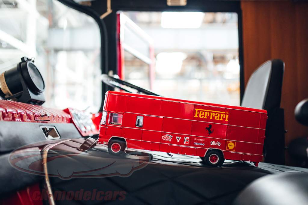 OM Fiat 150 Rolfo Scuderia Ferrari Course Voiture Transporteur années 70  1:18 CMR