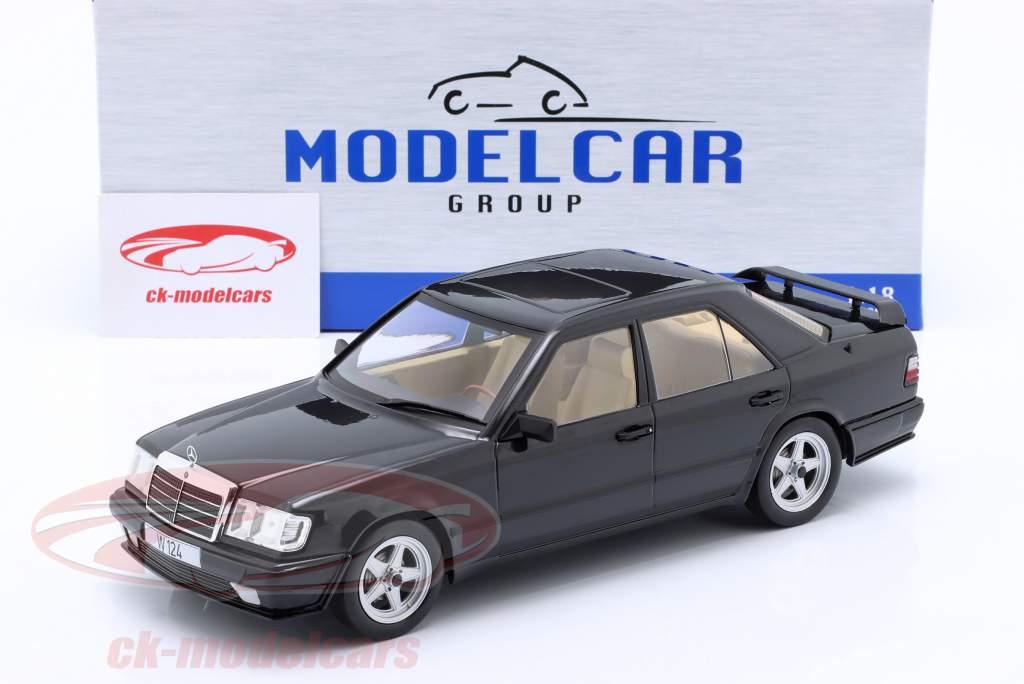 Mercedes-Benz W124 Tuning Baujahr 1986 schwarz metallic 1:18 ModelCar Group