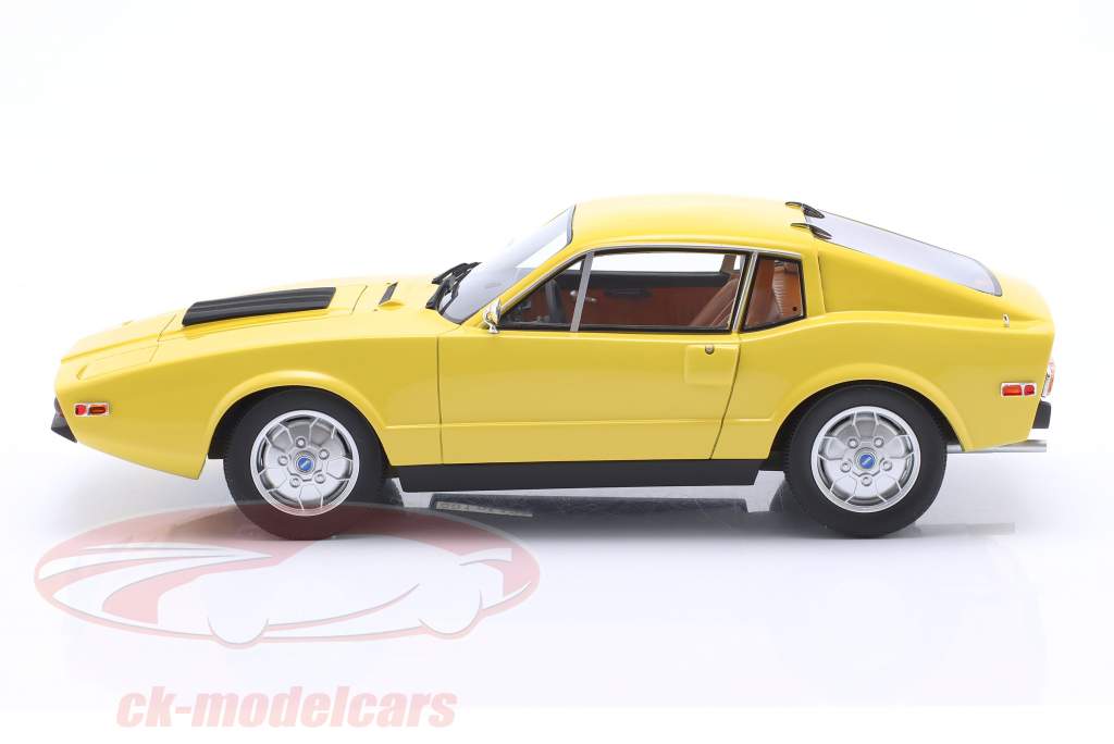 Saab Sonnet III Byggeår 1973 gul 1:18 Cult Scale