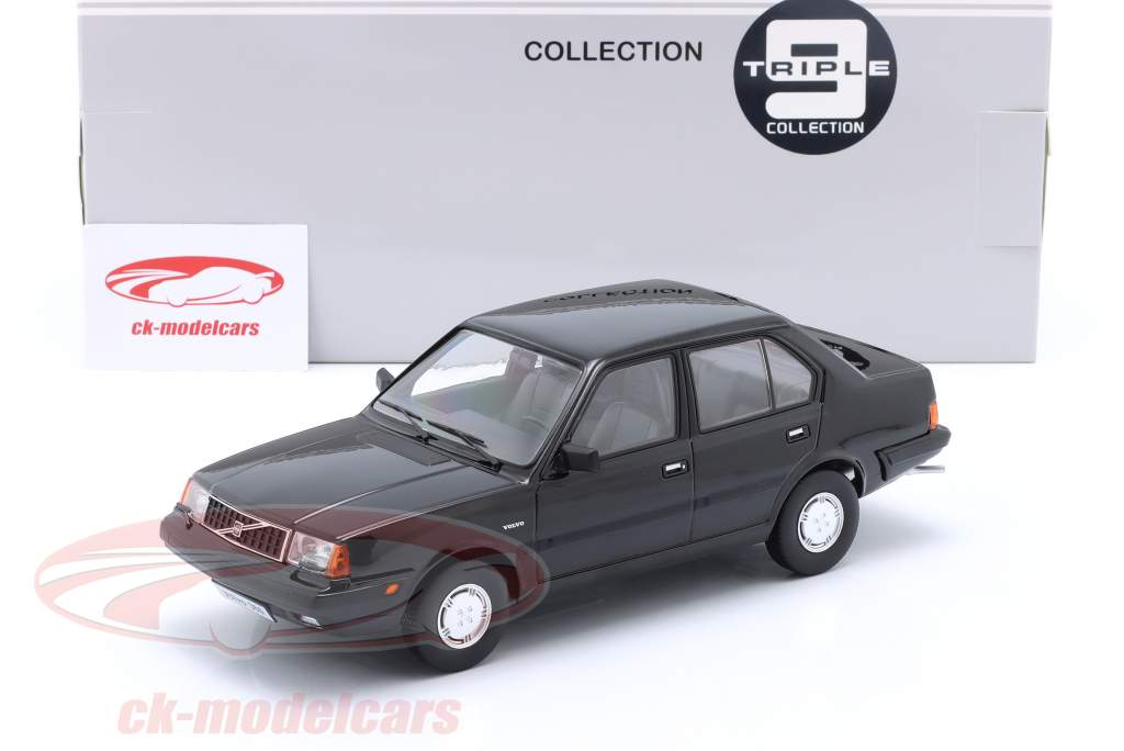 Volvo 360 Année de construction 1987 noir métallique 1:18 Triple9