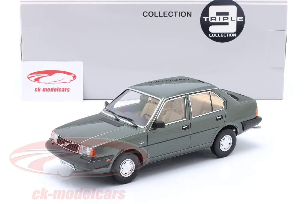 Volvo 340 Ano de construção 1987 verde metálico 1:18 Triple9