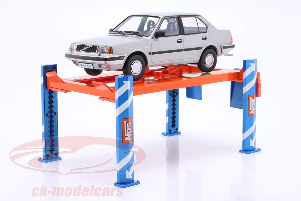 Adjustable four-post lift NOS blue / orange 1:18 Greenlight