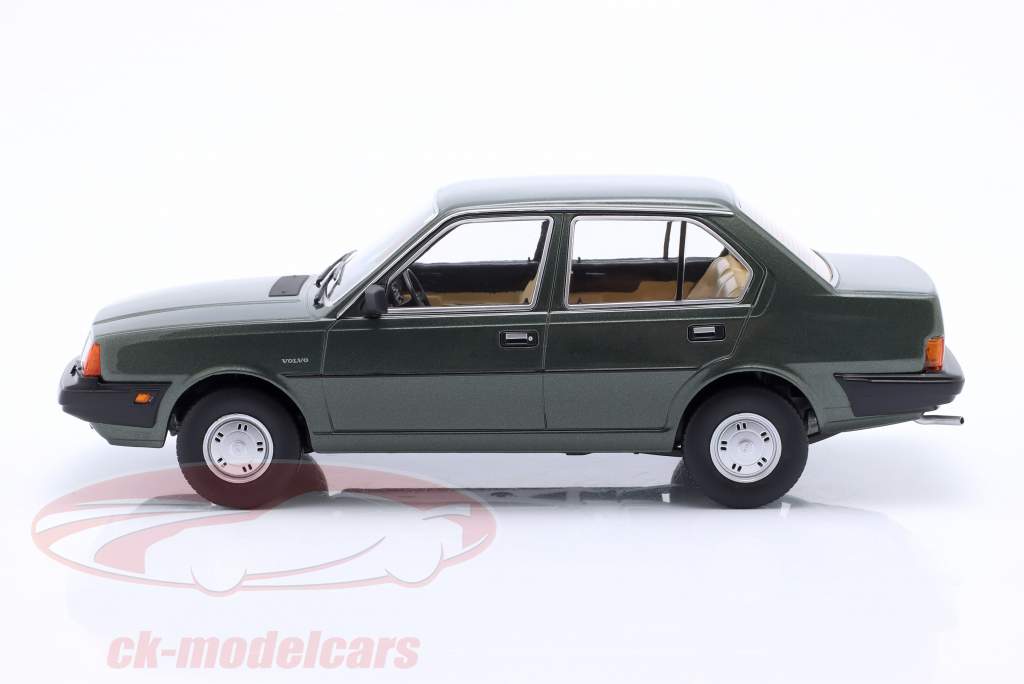 Volvo 340 year 1987 green metallic 1:18 Triple9