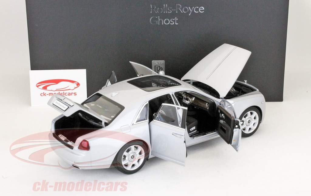 Rolls Ройс Ghost SWB Год 2011 серебро 1:18 Kyosho