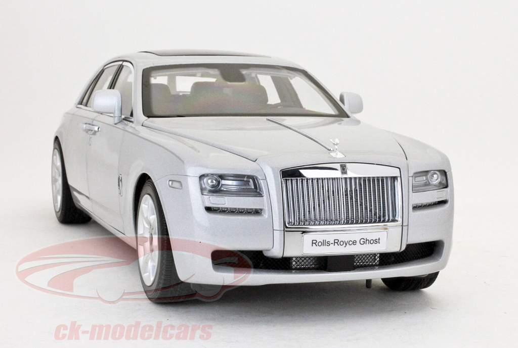 Rolls Ройс Ghost SWB Год 2011 серебро 1:18 Kyosho