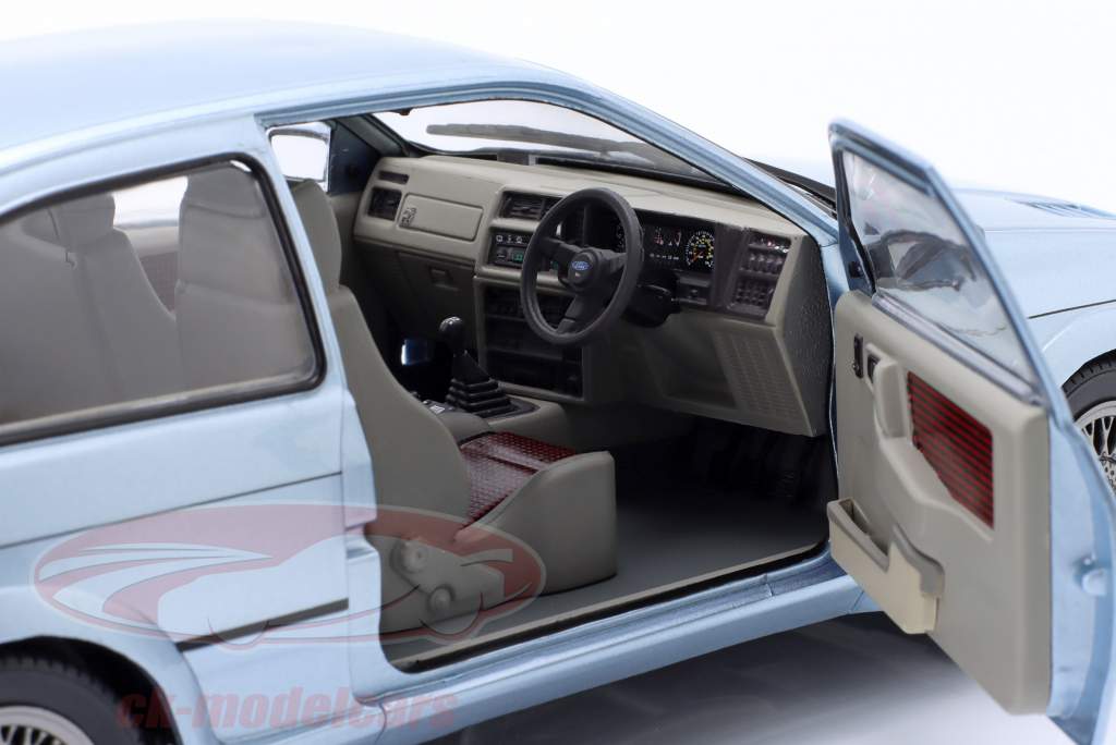 Ford Sierra RS500 Byggeår 1987 gletsjer blå 1:18 Solido