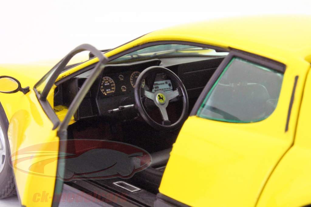 法拉利BB512年份1976黄色/黄色1:18 SUNSTAR