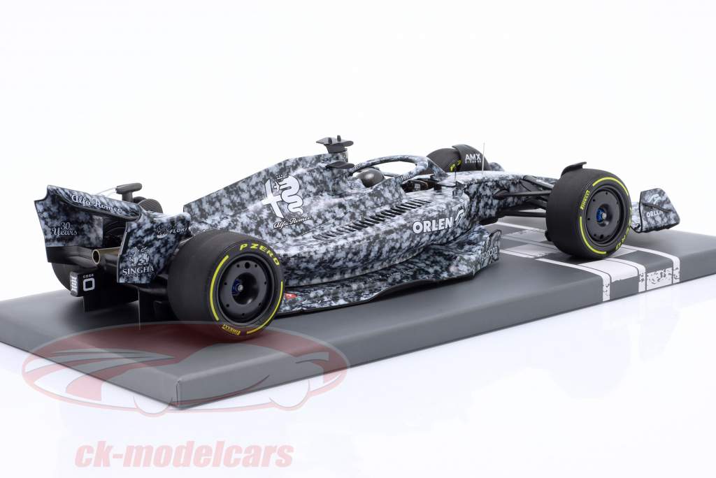Valtteri Bottas Alfa Romeo C42 formule 1 Test Barcelona 2022 1:18 Minichamps
