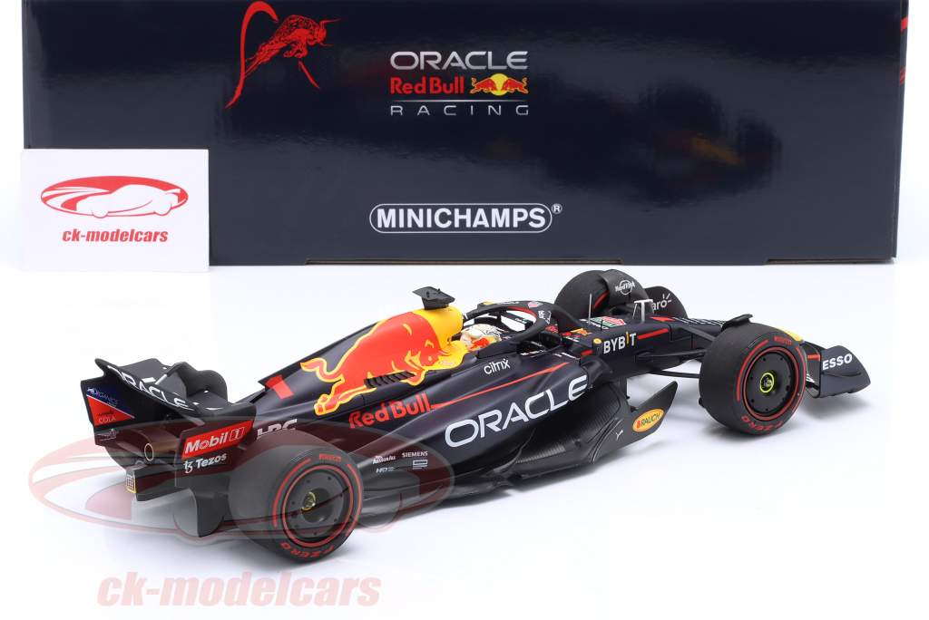 Max Verstappen Red Bull RB18 #1 vincitore Ungheria GP formula 1 Campione del mondo 2022 1:18 Minichamps