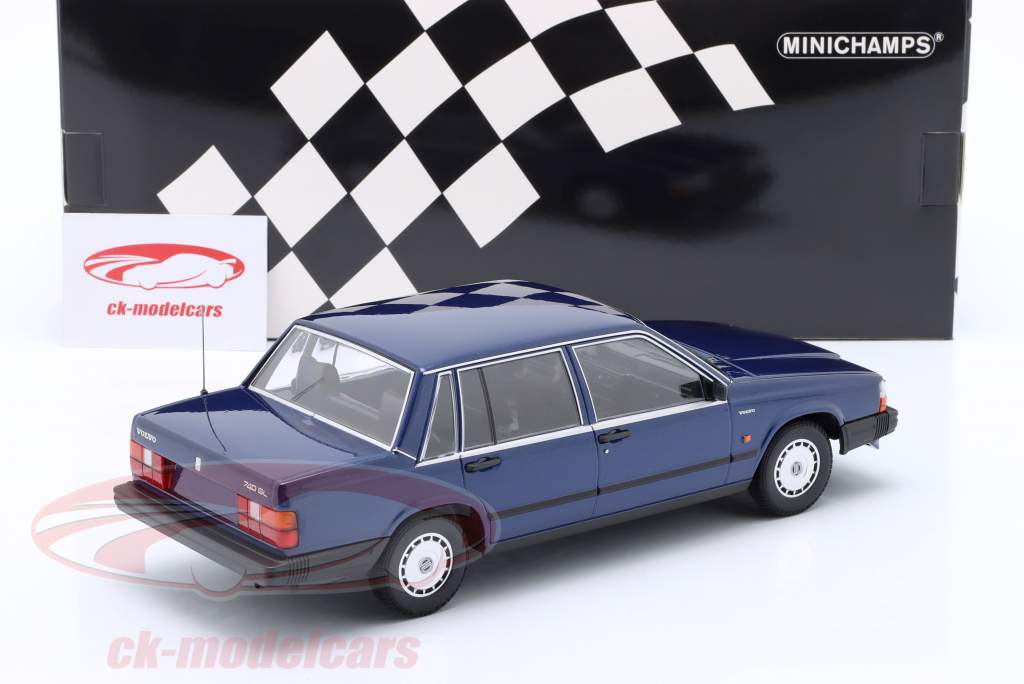 Volvo 740 GL Byggeår 1986 mørkeblå metallisk 1:18 Minichamps