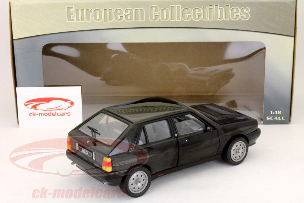 Lancia Delta HF Integrale 16V 1990 года черный / черный 1:18 SunStar