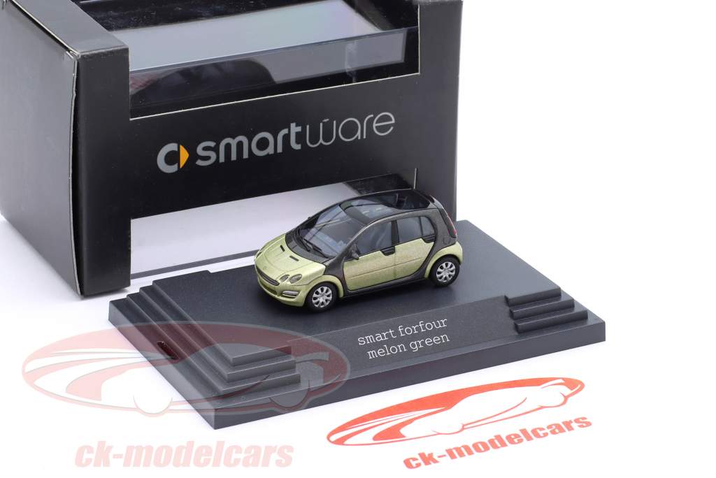 Smart Forfour Année de construction 2004 - 2006 vert 1:87 Busch