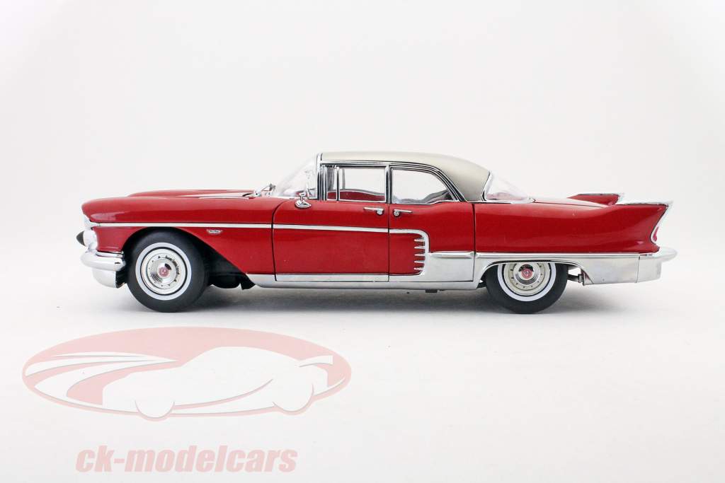 ダイキャストカー1/18 1957 CADlLLAC BROUGHAM 1957 Cadillac Eldorado Brougham 1:18-Scale Diecast Car