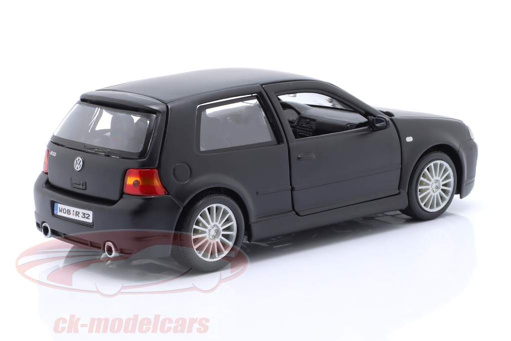 Volkswagen VW Golf IV R32 乏味的 黑色的 1:24 Maisto