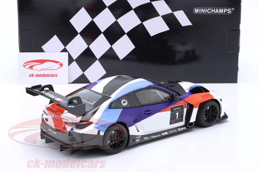 Minichamps 1:18 BMW M4 GT3 #1 Presentation Car 2021 BMW