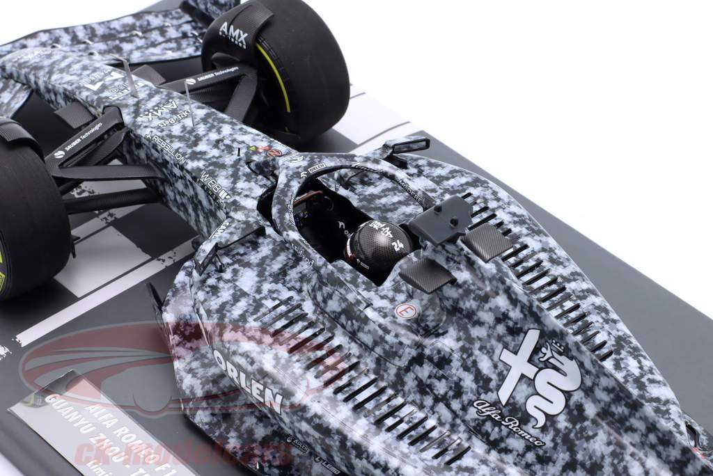 Zhou Guanyu Alfa Romeo C42 formule 1 test Barcelone 2022 1:18 Minichamps
