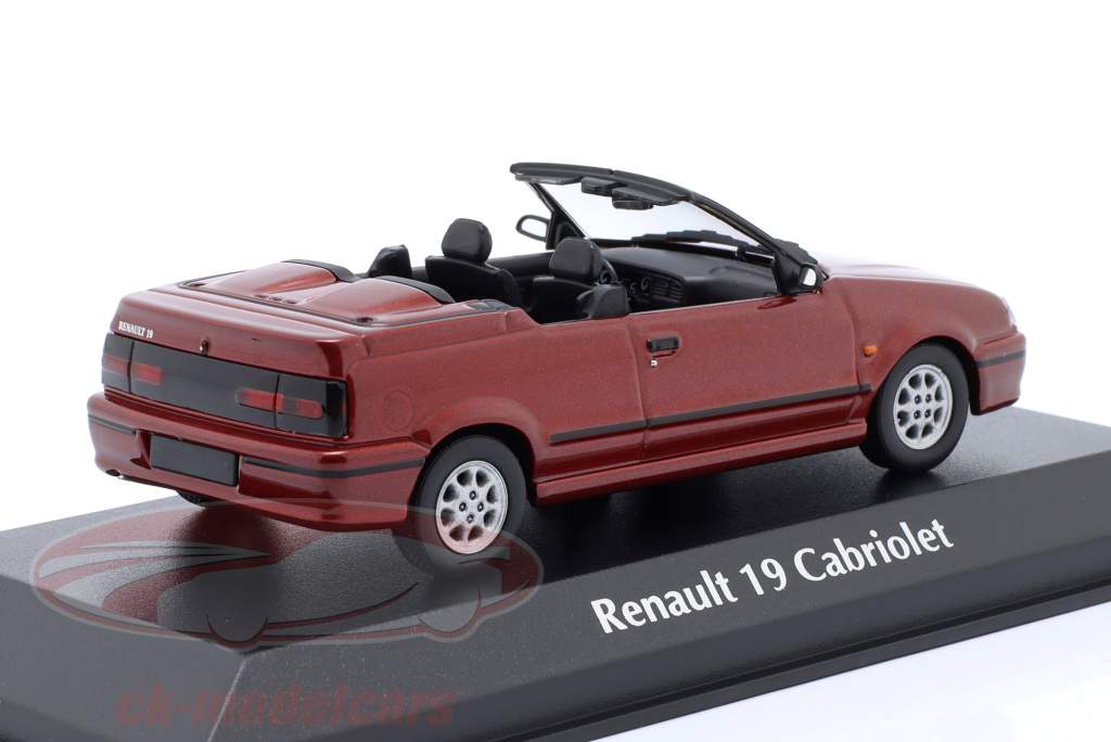 Renault 19 Cabriolet year 1991 red metallic 1:43 Minichamps